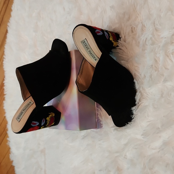 Steve Madden mules with floral embroidered  heel - Picture 2 of 8